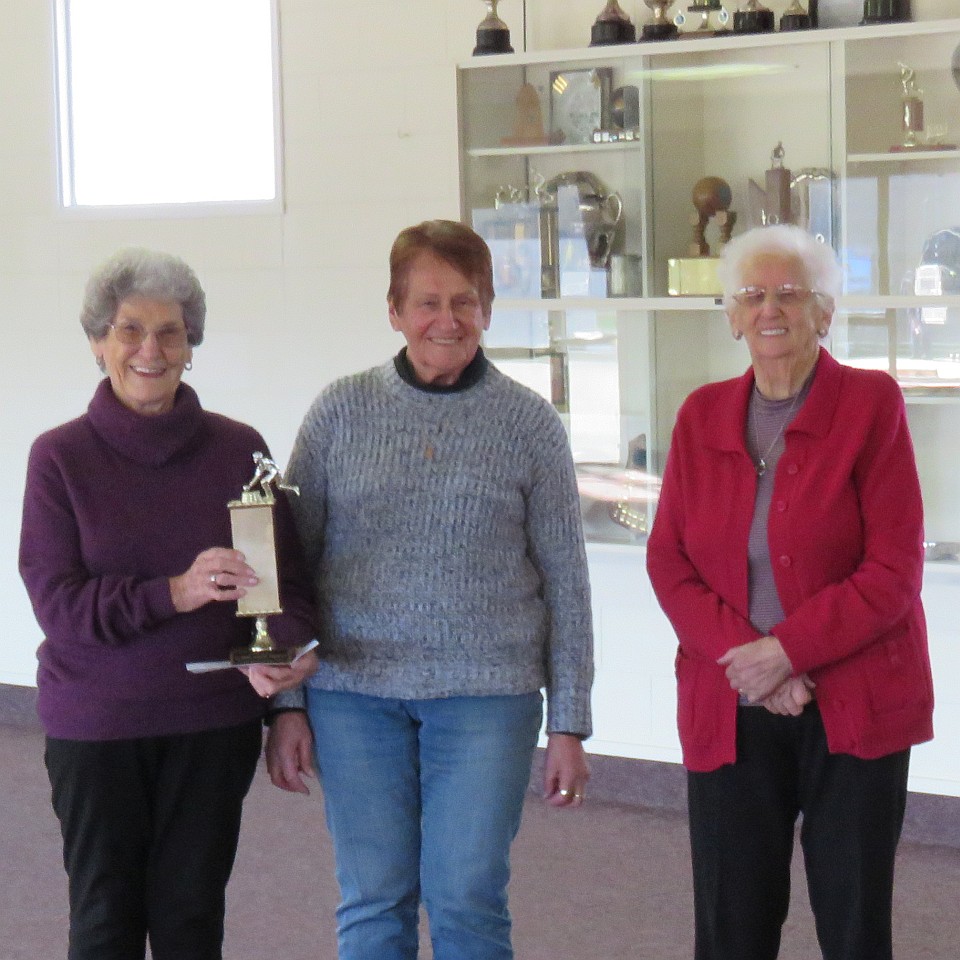 The winners of the 2022 Winter Indoor Bowls - Ady Duncan(s), Jenny Kelly & Jean Hewitt